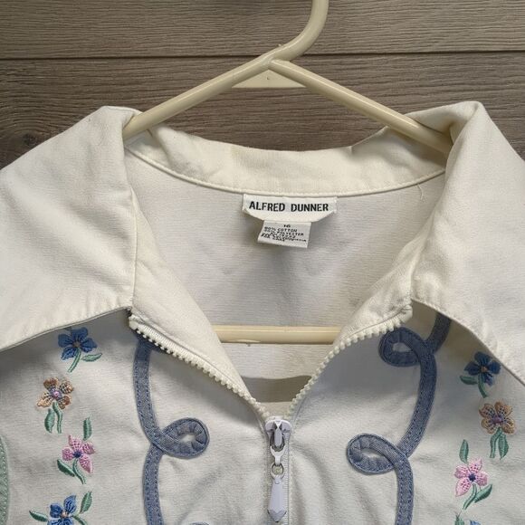 Alfred Dunner Floral Embroidered Cotton Windbreaker Jacket Women's Plus Size 16 - Picture 4 of 15